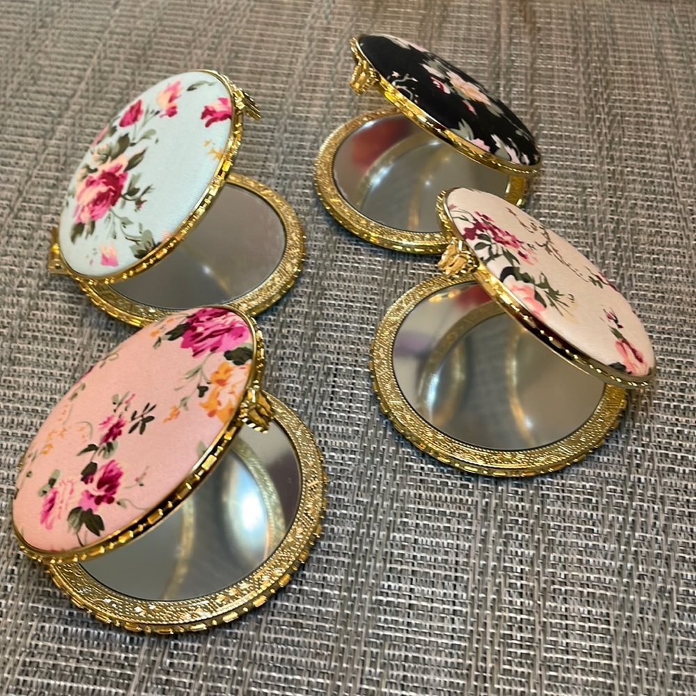 #55 Retro Floral Circle Compact Mirror